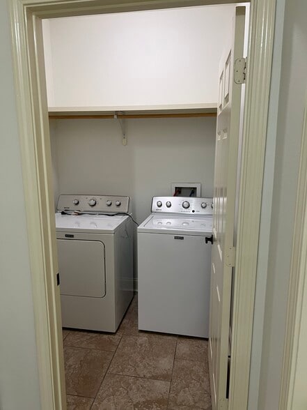 Washer and Dryer - 37140 Woodgate Ave