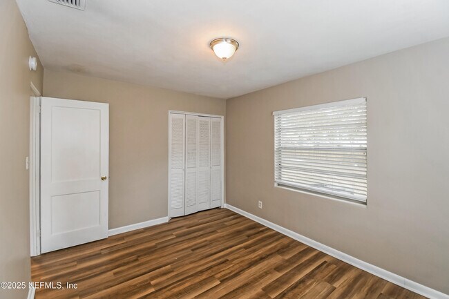 Building Photo - 5514 Windermere Dr