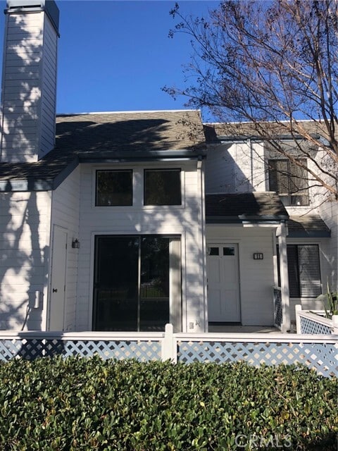 Building Photo - 11 Briarglen