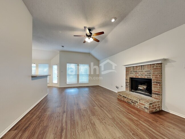 Building Photo - 219 Dartmouth Dr