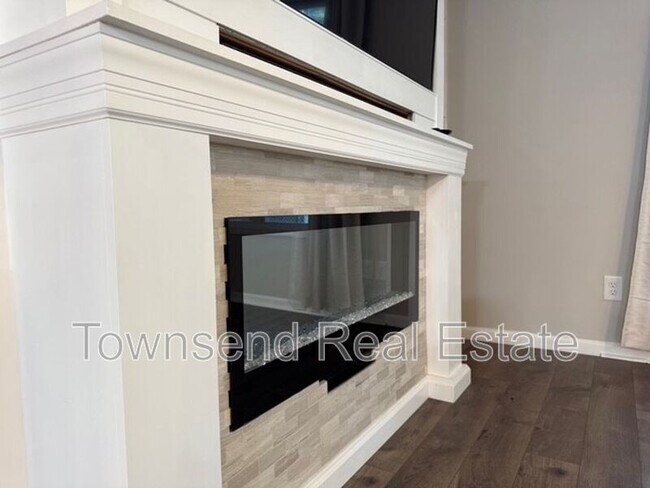 Building Photo - 83 Kotata Ave