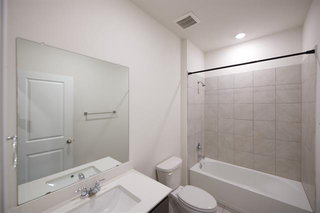 Building Photo - 6225 Bracken Dr