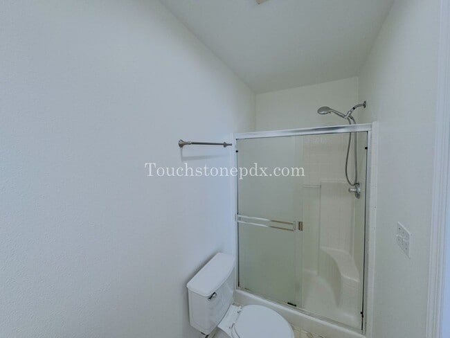 Building Photo - $500 off Move-In Special! Must Apply before the Weekend! 3 Bed/2.5 bath Townhome w/Deck in near P...