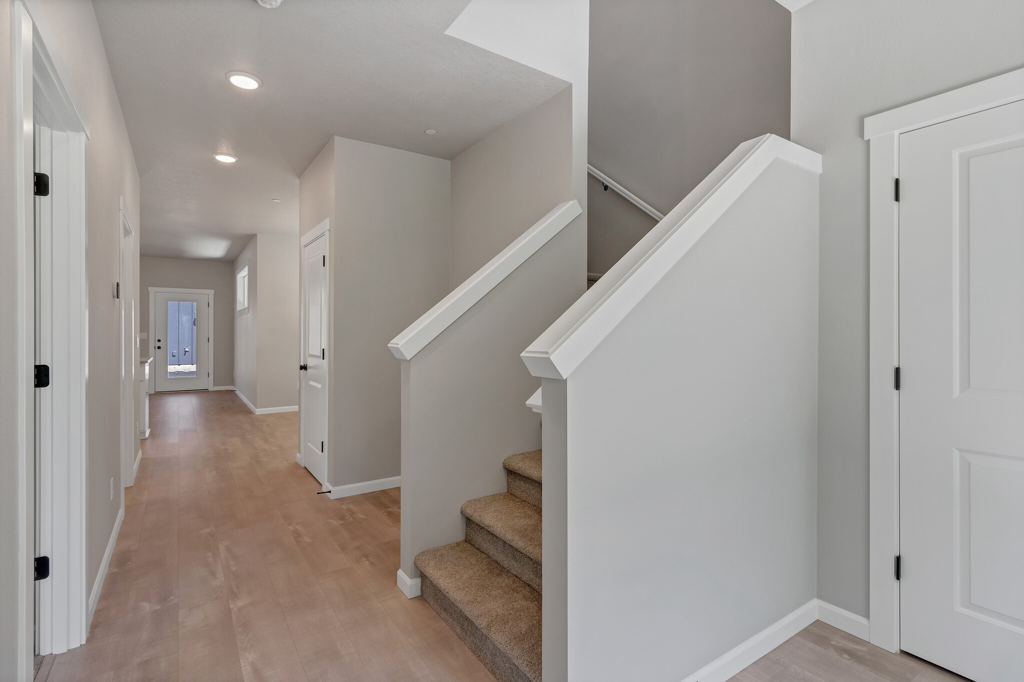 Entry & Hallway - 2057 Audubon Ave SE