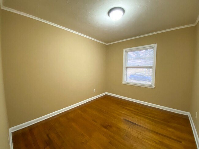 Building Photo - 3 bed, 1.5 bath home near Mt Moriah and Willow in E Memphis