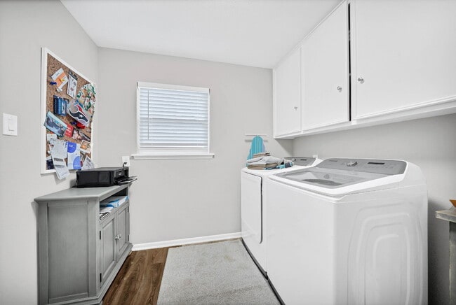 Building Photo - Charming 4-Bed Home with Granite Elegance in Sugar Land