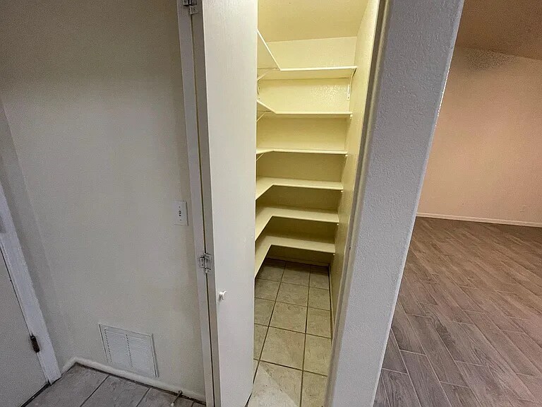 Building Photo - 8019 S Muddy Creek Dr