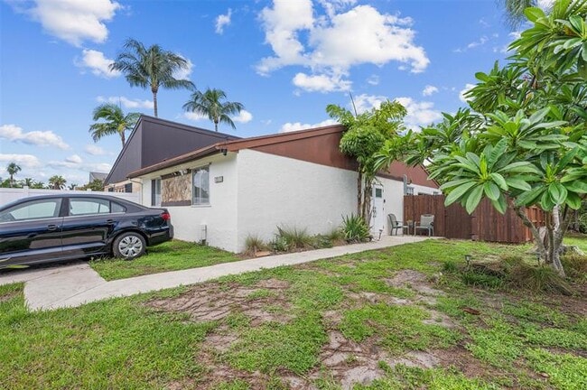 Building Photo - 4505 NW 3rd Dr