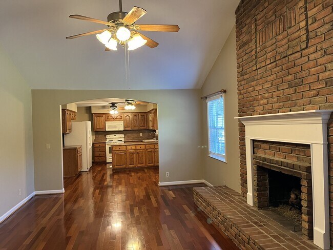 Building Photo - "Charming 3-Bed Sanctuary with Finished Ba...