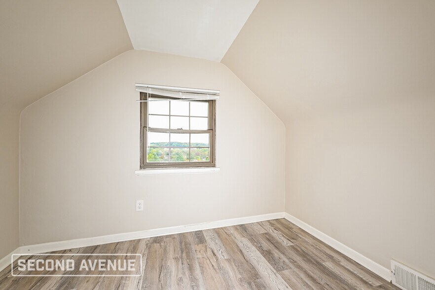 Building Photo - 223 Auburn St