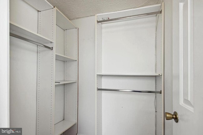 Building Photo - 704 Suffield Dr