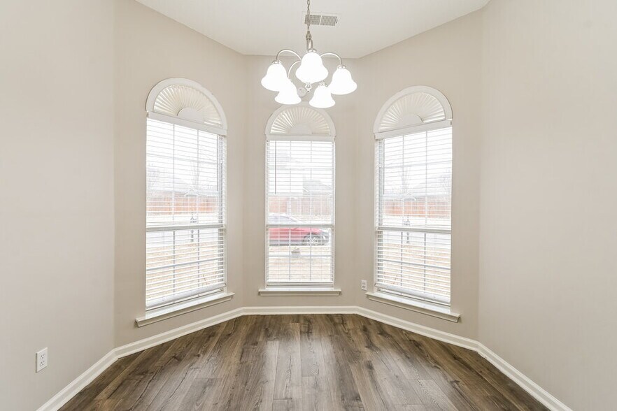 Building Photo - 2752 Misty Valley Dr