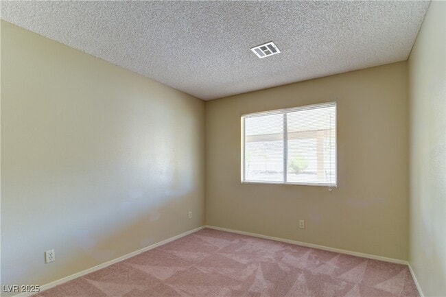 Building Photo - 389 Newbury Ct