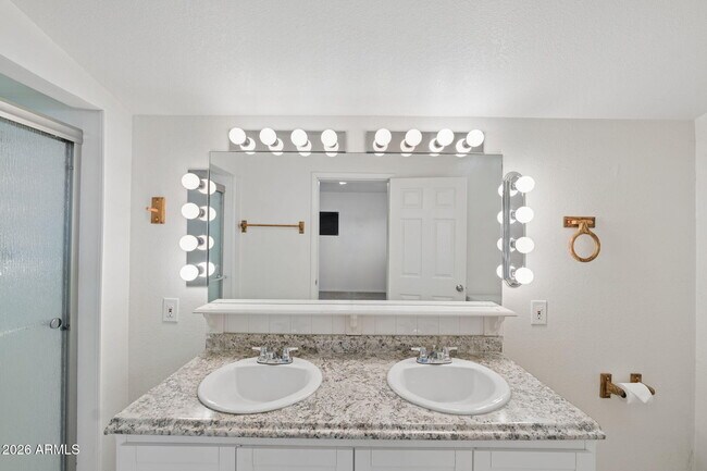 Building Photo - 7 S Catalina St