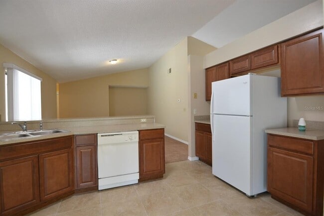 Building Photo - 5106 Sun Palm Dr