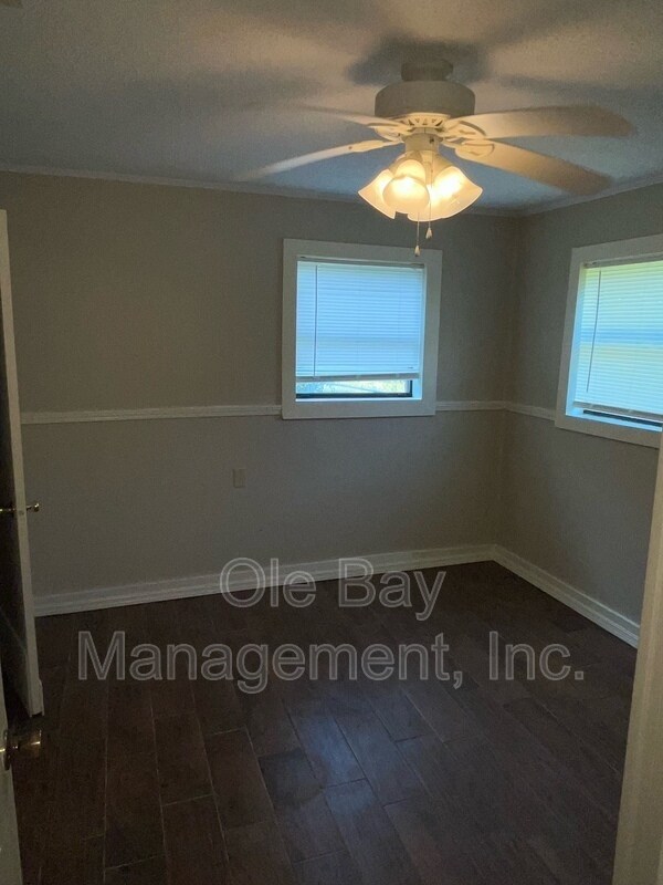 Building Photo - 4601 Bush Ln