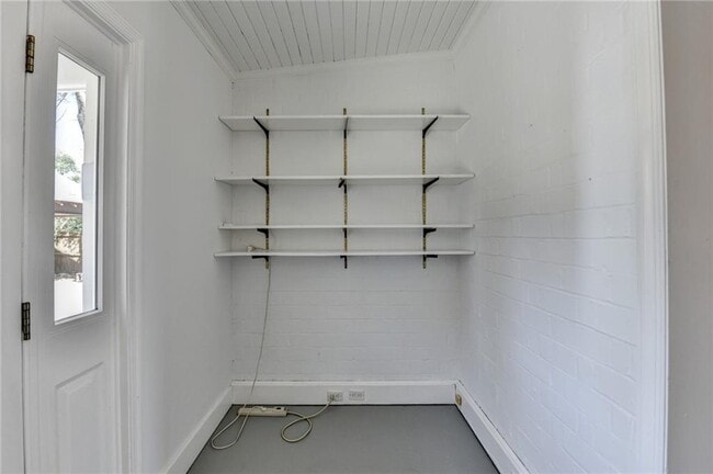 Building Photo - 1926 N Decatur Rd