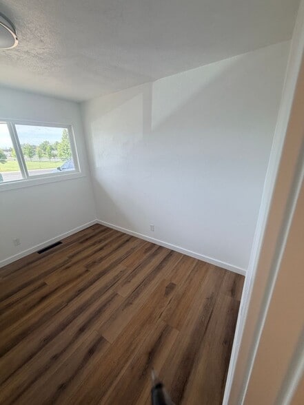 Building Photo - 4th St Triplex