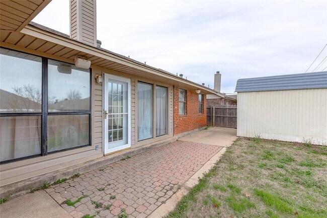 Building Photo - 10304 Southridge Terrace