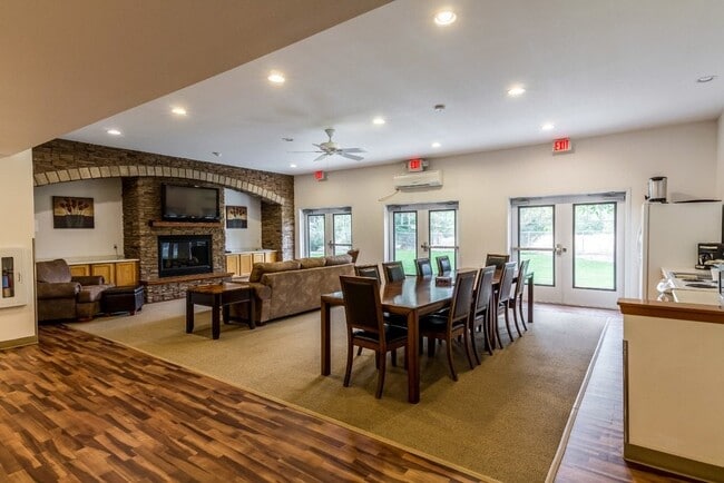 Building Photo - 3085 Resort St