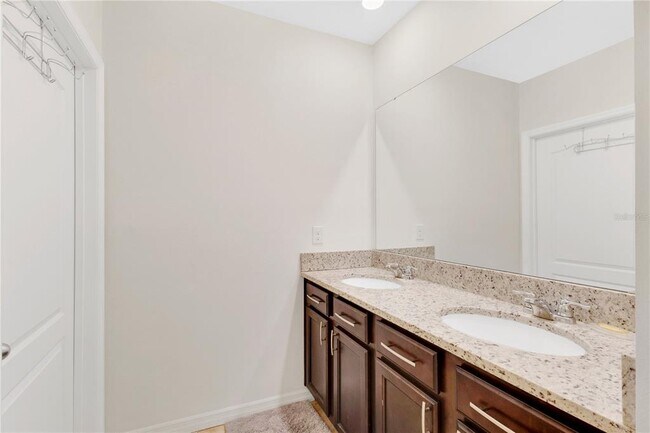 Building Photo - 831 Turner Ln