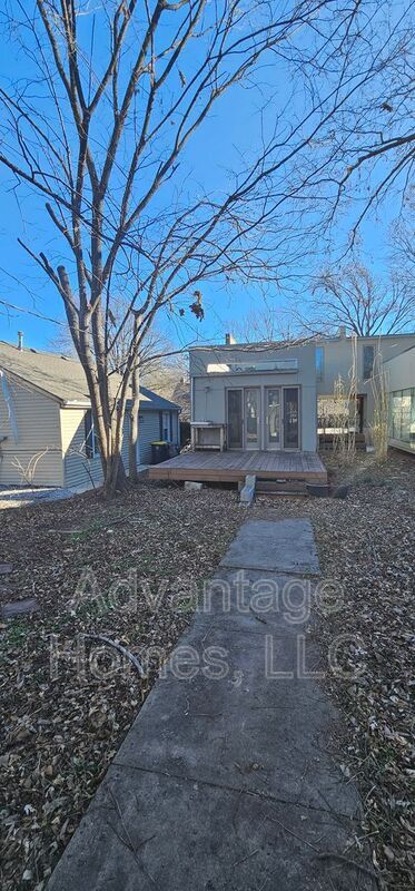 Building Photo - 3804 Roanoke Rd