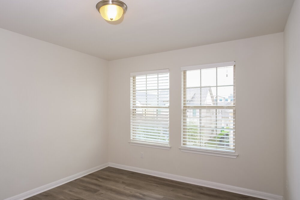 Building Photo - 200 Diamond Point Dr