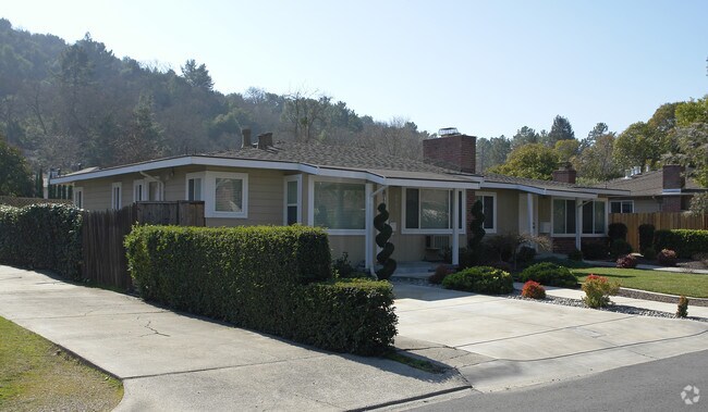 Primary Photo - 3701 Mosswood Dr