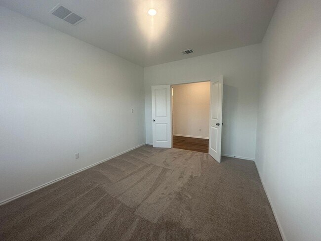 Building Photo - 167 Jeffers