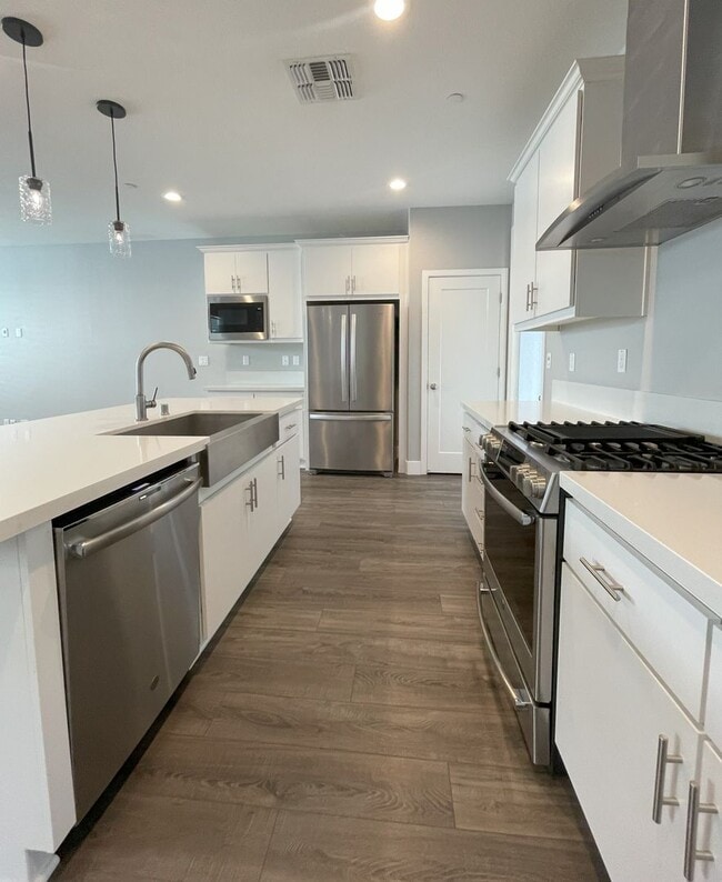 Building Photo - Embrace the Charm, Enjoy the Space, Love t...