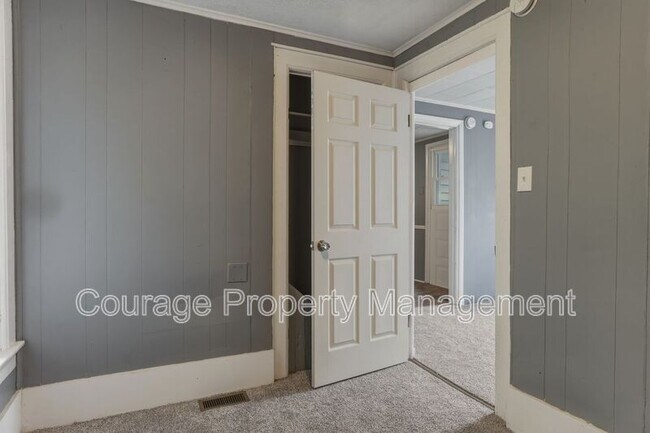 Building Photo - 291 Sunset Dr