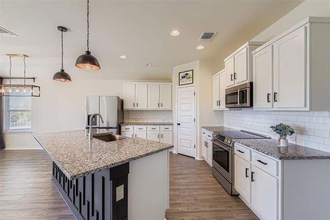 Building Photo - 17205 Adoro Dr