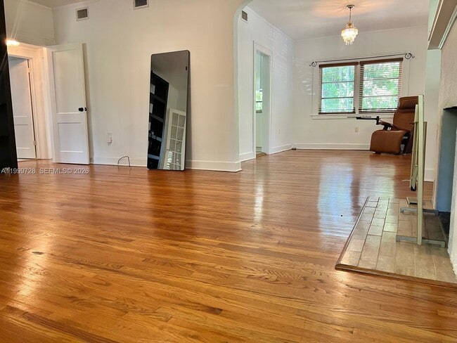 Building Photo - 119 Cadima Ave