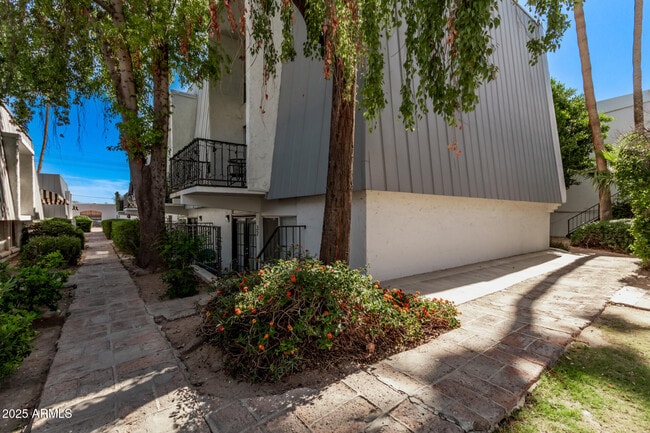 Building Photo - 3416 N 44th St