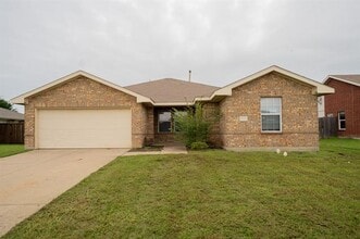 Building Photo - 233 Willow Creek Ln