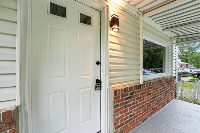 Building Photo - 354 Fernhill Ave