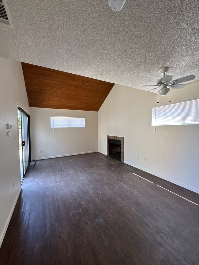 Building Photo - 1166 Bel Aire Cir