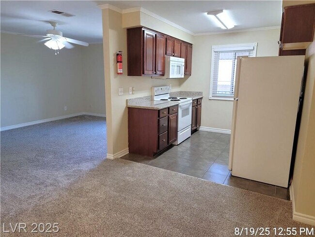 Building Photo - Adorable unit in Bella Vita community!