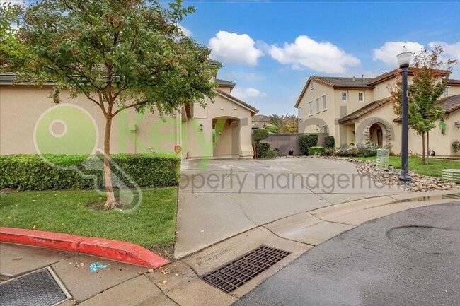 Building Photo - 461 Anjou Cir