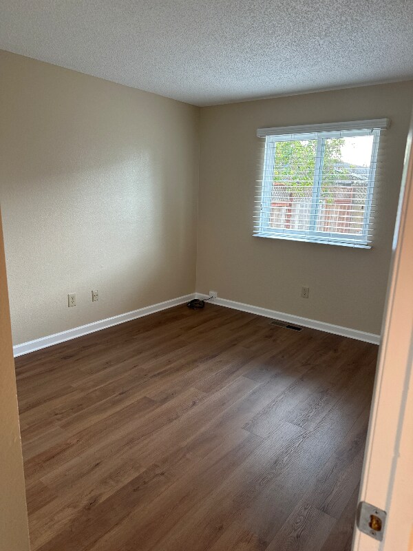 Building Photo - 4533 Hillview Ct