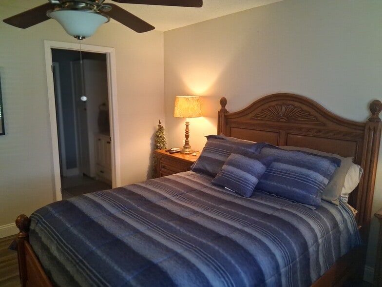 Building Photo - 2679 Sabal Springs Cir