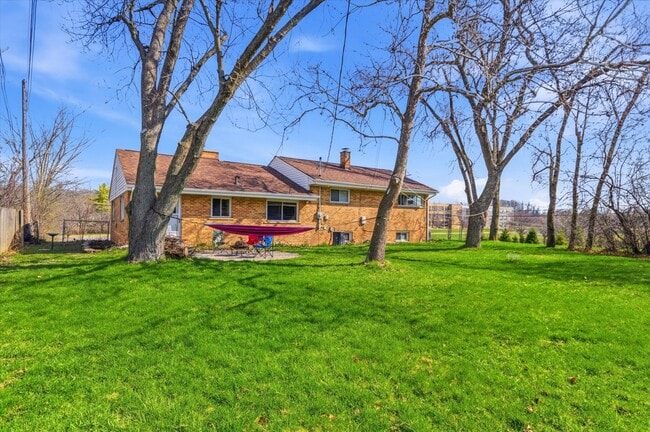 Building Photo - 2220 E Stadium Blvd