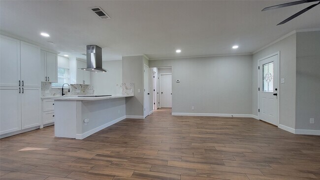 Building Photo - 2200 Joe Rushing Ln