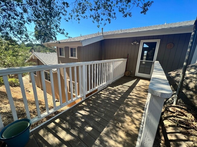 Building Photo - Stunning 3BR/3BA + Loft Home | 1,920 SqFt ...