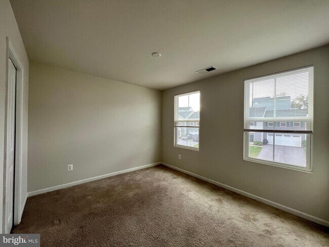 Building Photo - 255 Severna Pkwy
