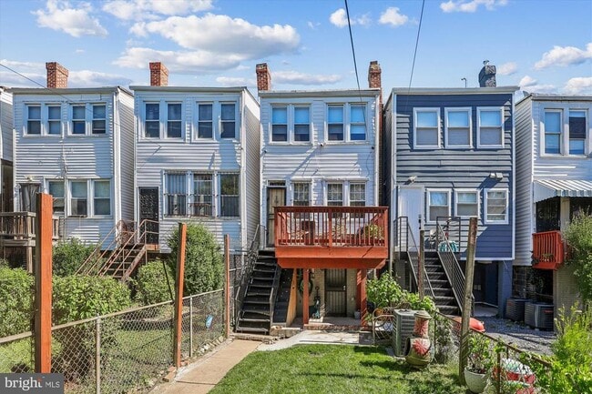 Building Photo - 758 19th St NE