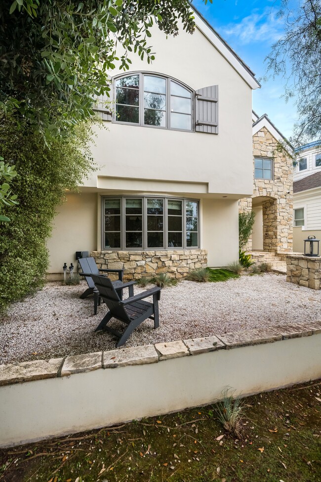 Building Photo - 755 31st St