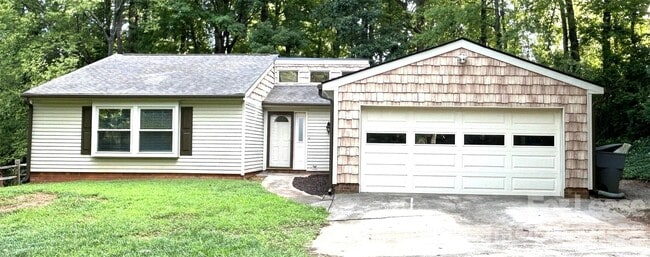 Building Photo - 1725 Van Dyke Dr
