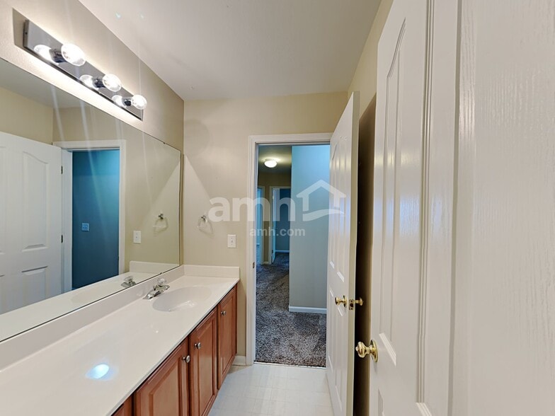 Building Photo - 8411 Laurel Run Dr