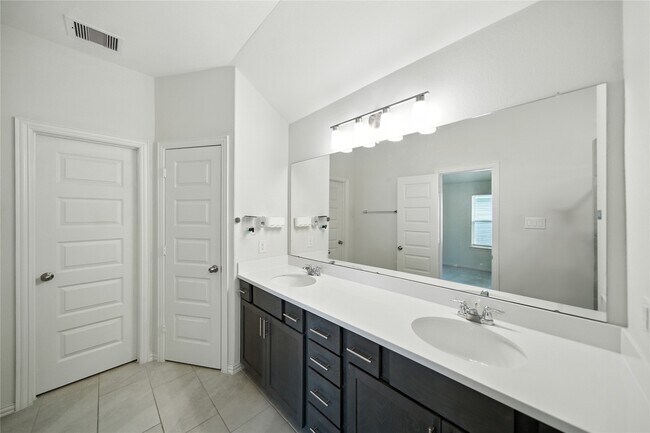 Building Photo - 1538 Revolution Way